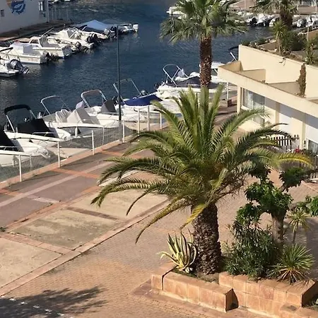 Studio-wifi,draps,clim Fixe,parking Prive *